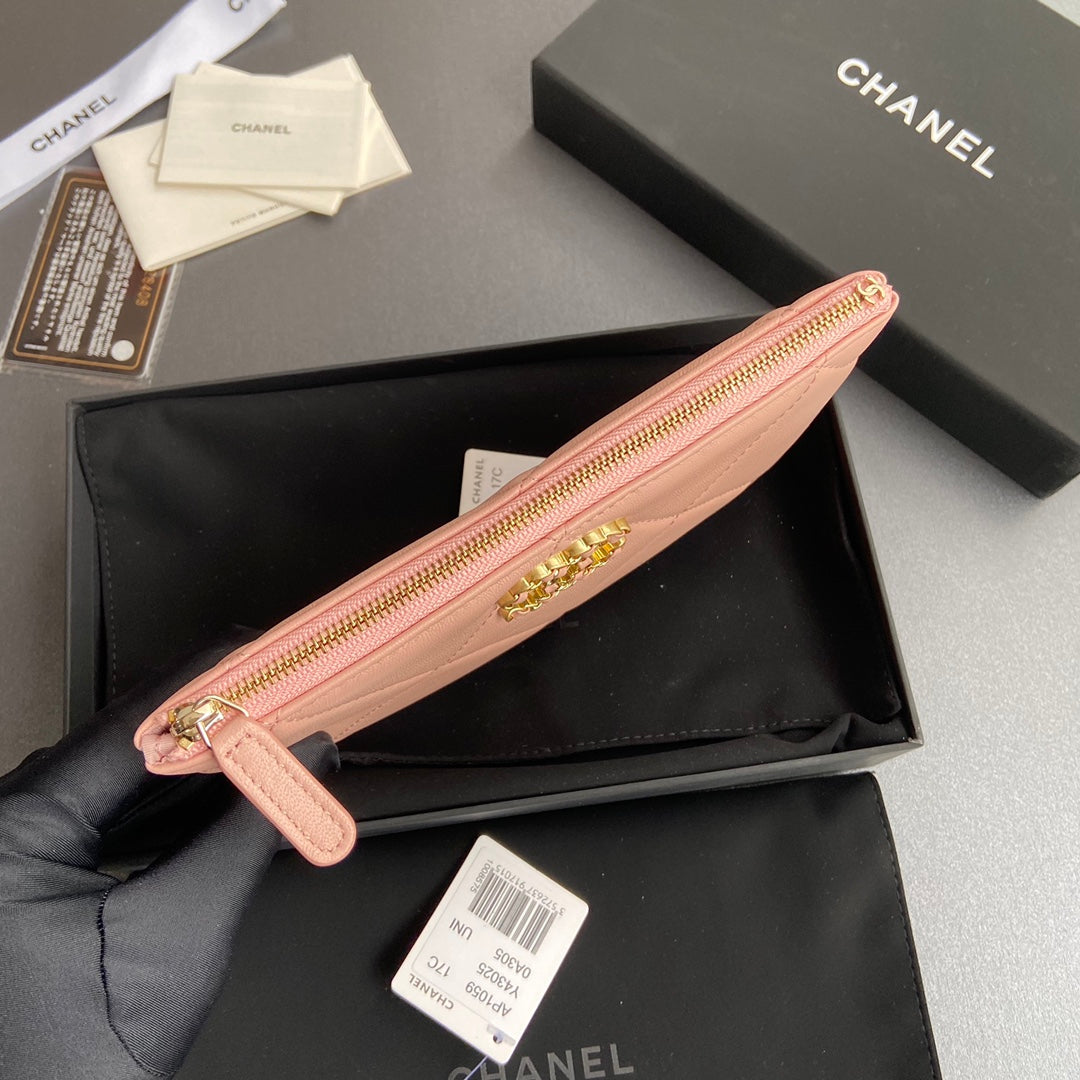 CC 19 ZIPPED WALLET 20CM LIGHT PINK CALFSKIN GOLD HARDWARE