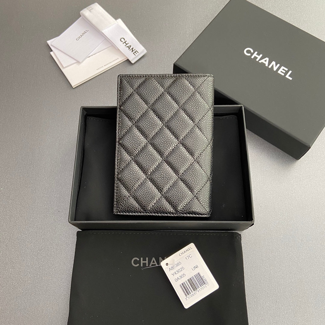 CC PASSPORT 10CM BLACK CAVAIR GOLD HARDWARE