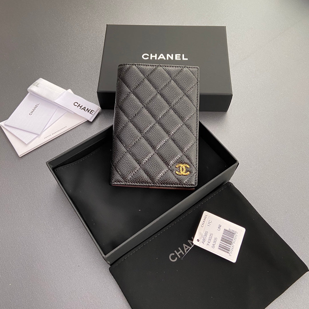 CC PASSPORT 10CM BLACK CAVAIR GOLD HARDWARE