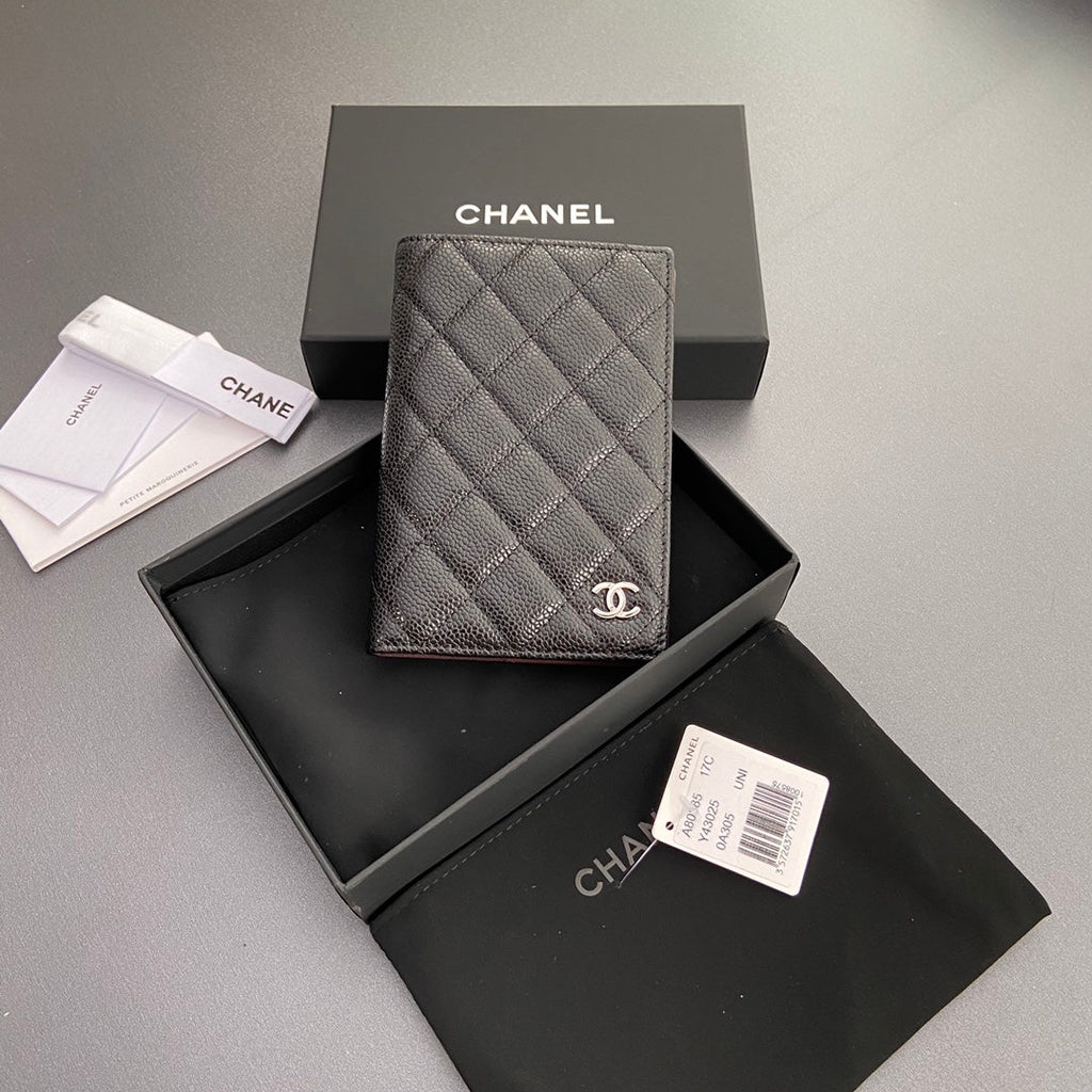 CC PASSPORT 10CM BLACK CAVAIR SILVER HARDWARE