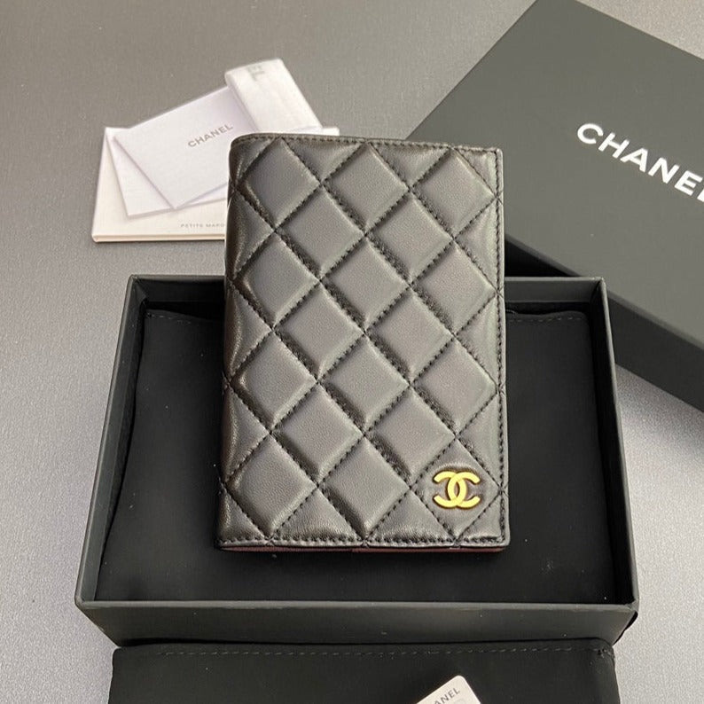 CC PASSPORT 10CM BLACK LAMBSKIN GOLD HARDWARE
