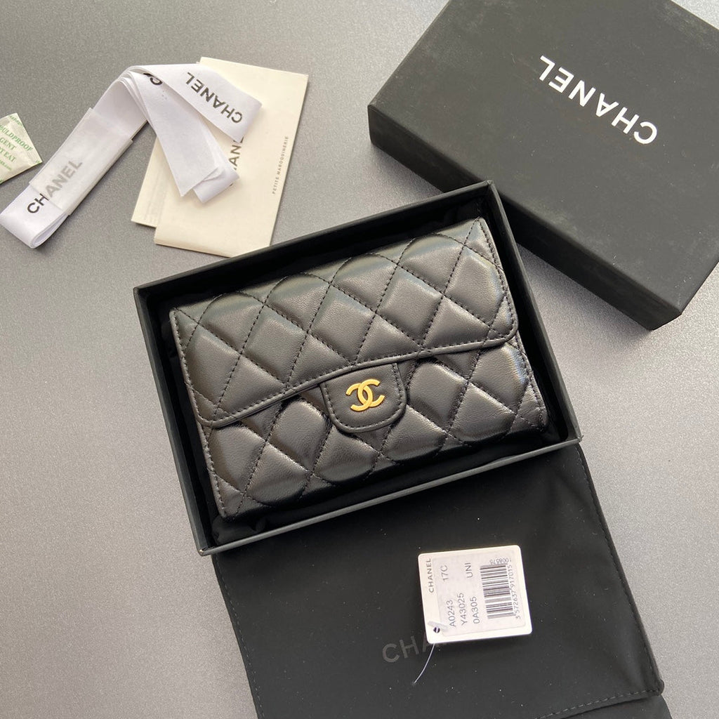 CC WALLET 15CM BLACK LAMBSKIN GOLD HARDWARE