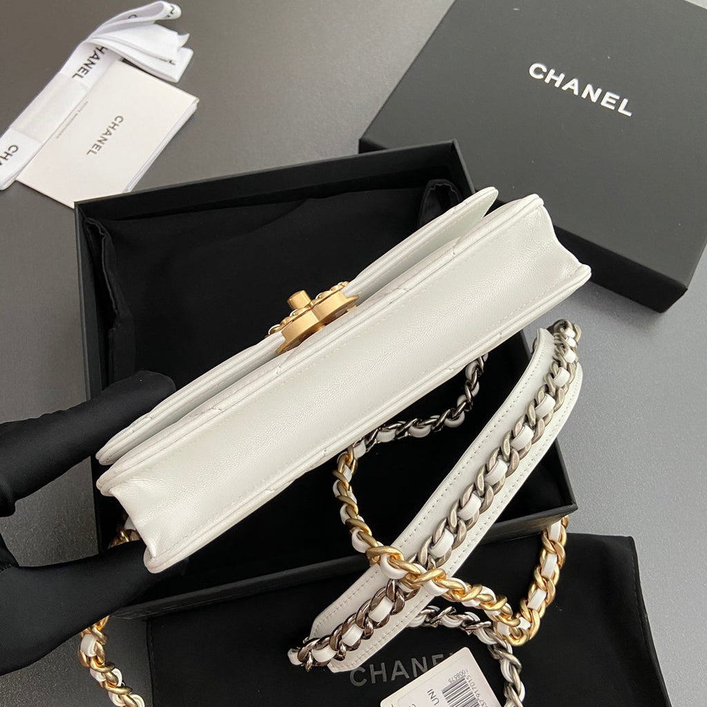 CC 19 WOC 19CM CUIR DE VEAU BLANC QUINCAILLERIE DORÉ
