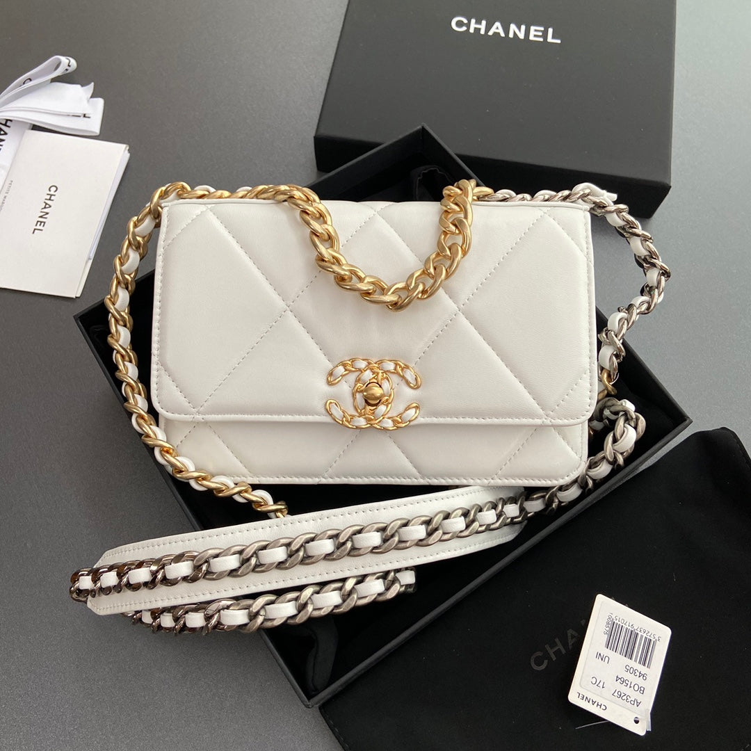 CC 19 WOC 19CM CUIR DE VEAU BLANC QUINCAILLERIE DORÉ