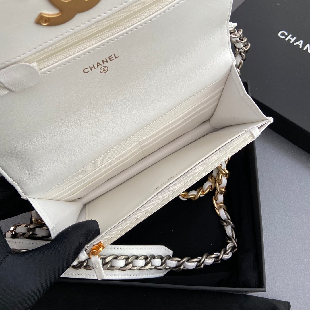 CC 19 WOC 19CM CUIR DE VEAU BLANC QUINCAILLERIE DORÉ