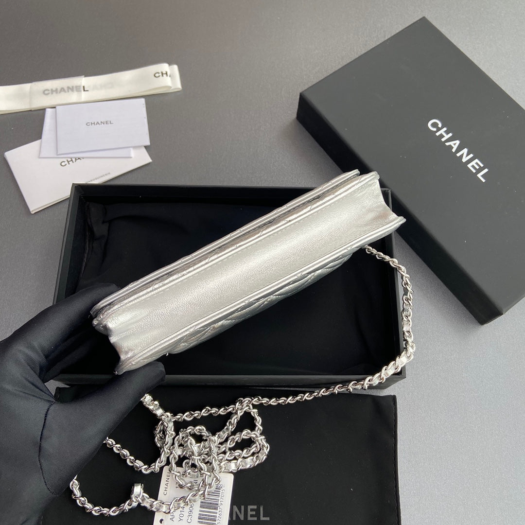 CC WOC 20CM SILVER METALIC CALFSKIN SILVER HARDWARE