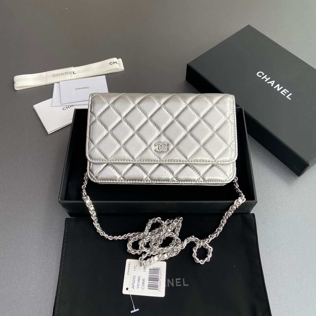 CC WOC 20CM CUIR DE VEAU MÉTALLISÉ ARGENT QUINCAILLERIE ARGENTÉE