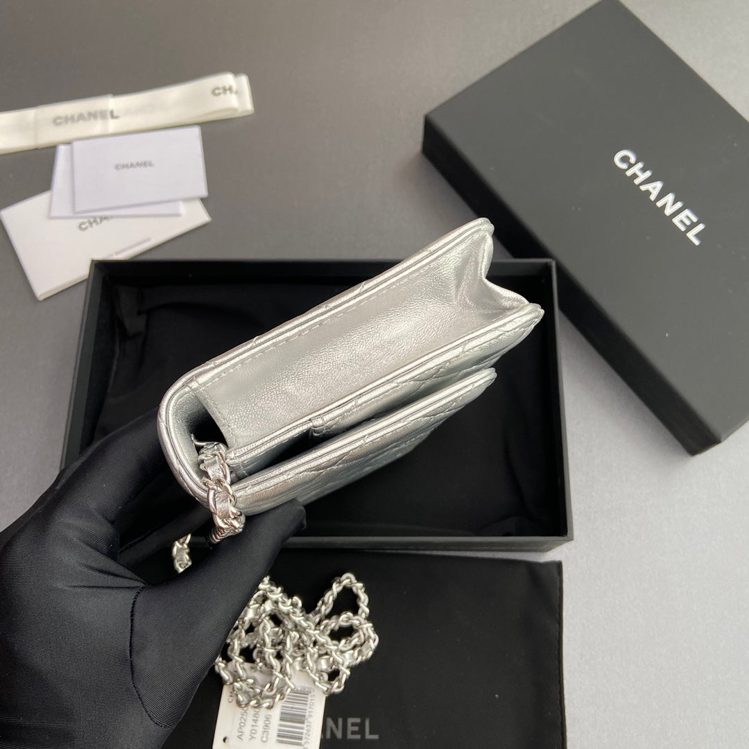 CC WOC 20CM SILVER METALIC CALFSKIN SILVER HARDWARE