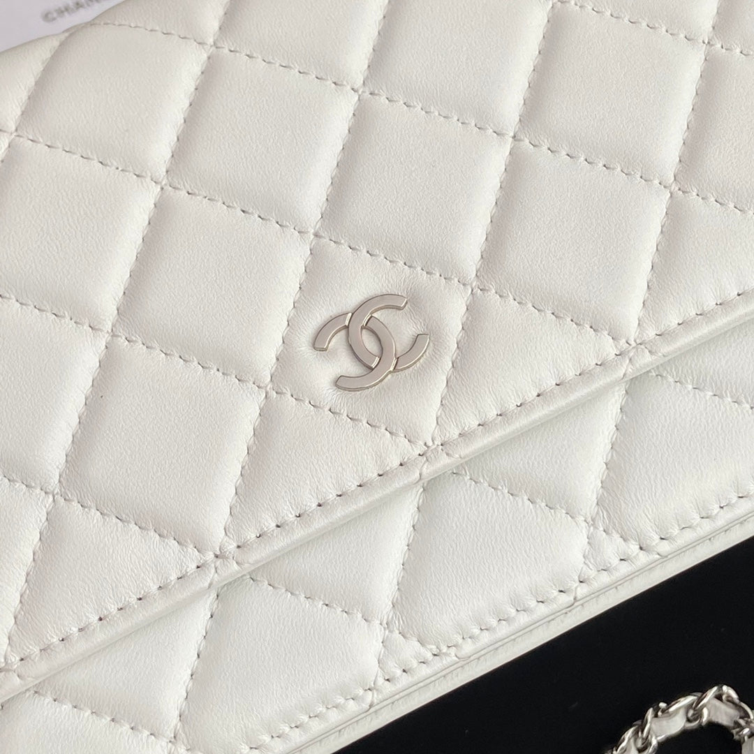 CC WOC 20CM WHITE CALFSKIN SILVER HARDWARE