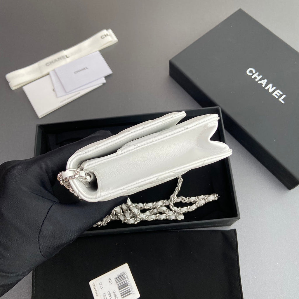 CC WOC 20CM WHITE CALFSKIN SILVER HARDWARE