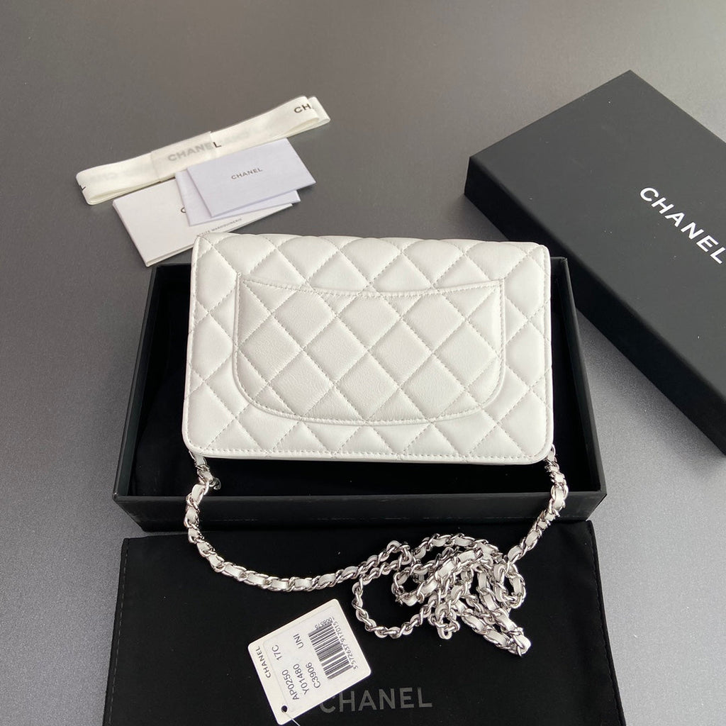 CC WOC 20CM WHITE CALFSKIN SILVER HARDWARE