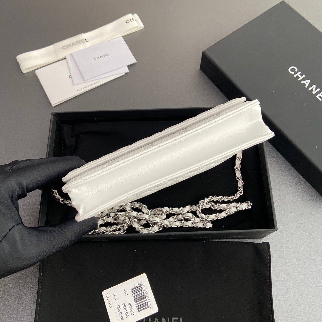 CC WOC 20CM WHITE CALFSKIN SILVER HARDWARE
