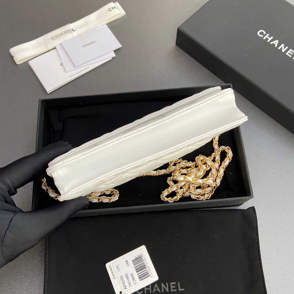 CC WOC 20CM WHITE CALFSKIN GOLD HARDWARE