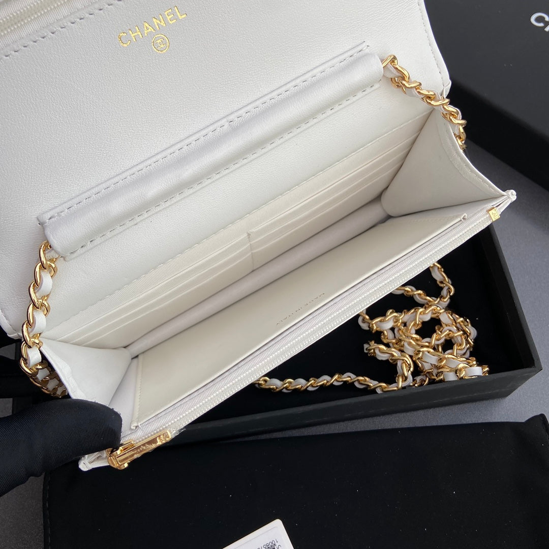 CC WOC 20CM WHITE CALFSKIN GOLD HARDWARE