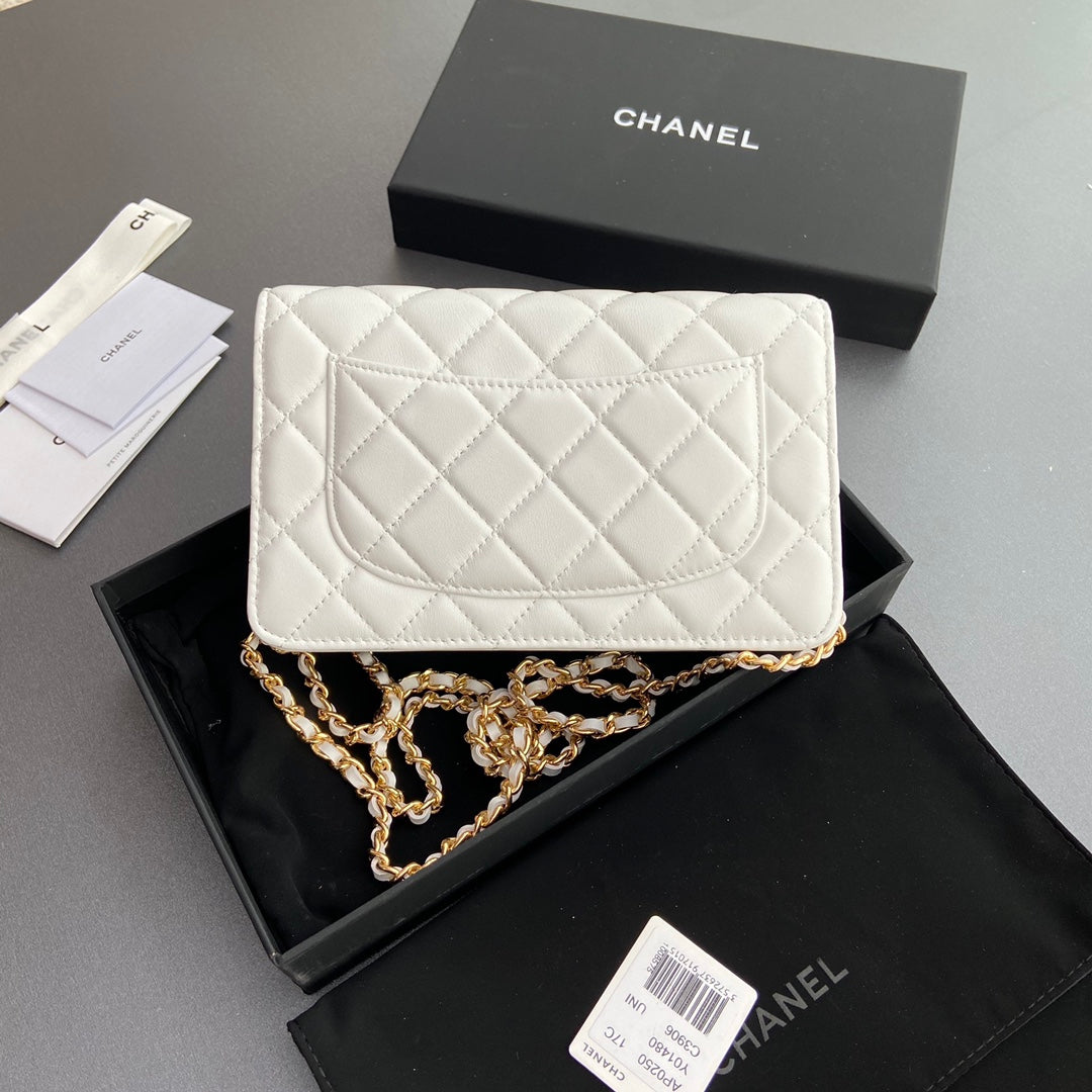 CC WOC 20CM WHITE CALFSKIN GOLD HARDWARE