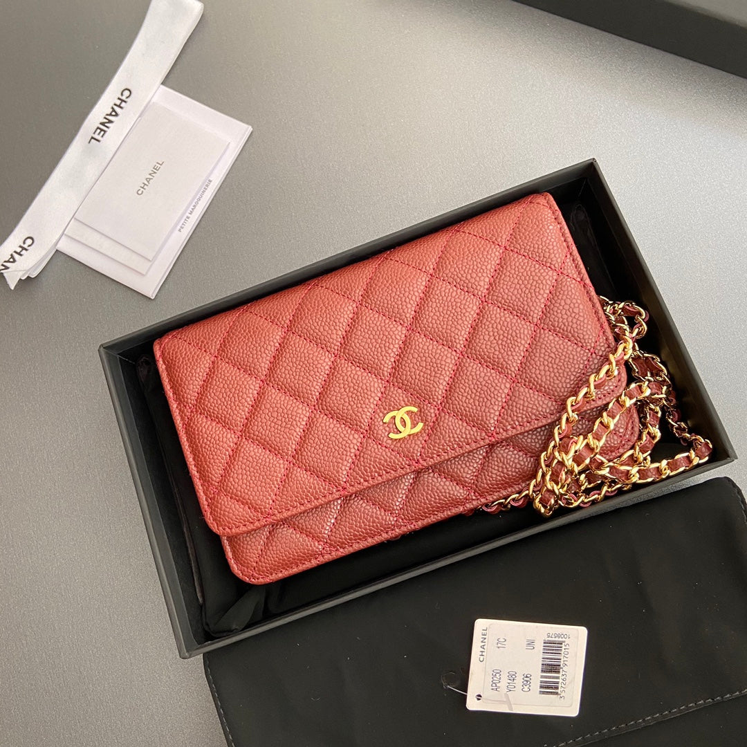 CC WOC 20CM CUIR DE VEAU GRAINÉ ROUGE QUINCAILLERIE DORÉ