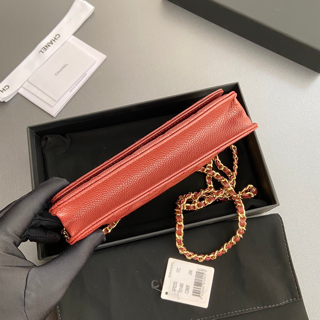 CC WOC 20CM CUIR DE VEAU GRAINÉ ROUGE QUINCAILLERIE DORÉ