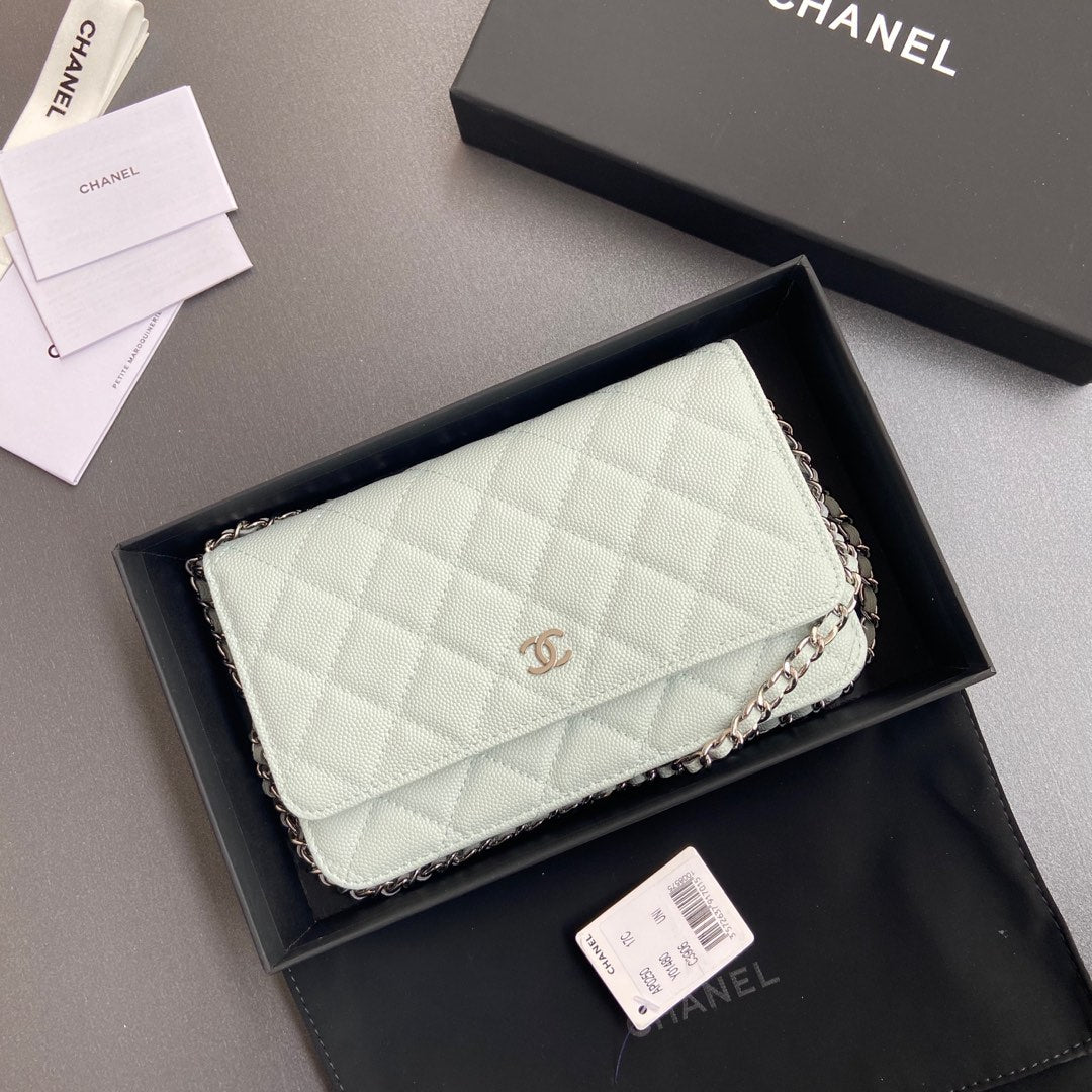 CC WOC 20CM CUIR DE VEAU GRAINÉ BLEU CLAIR QUINCAILLERIE ARGENTÉE