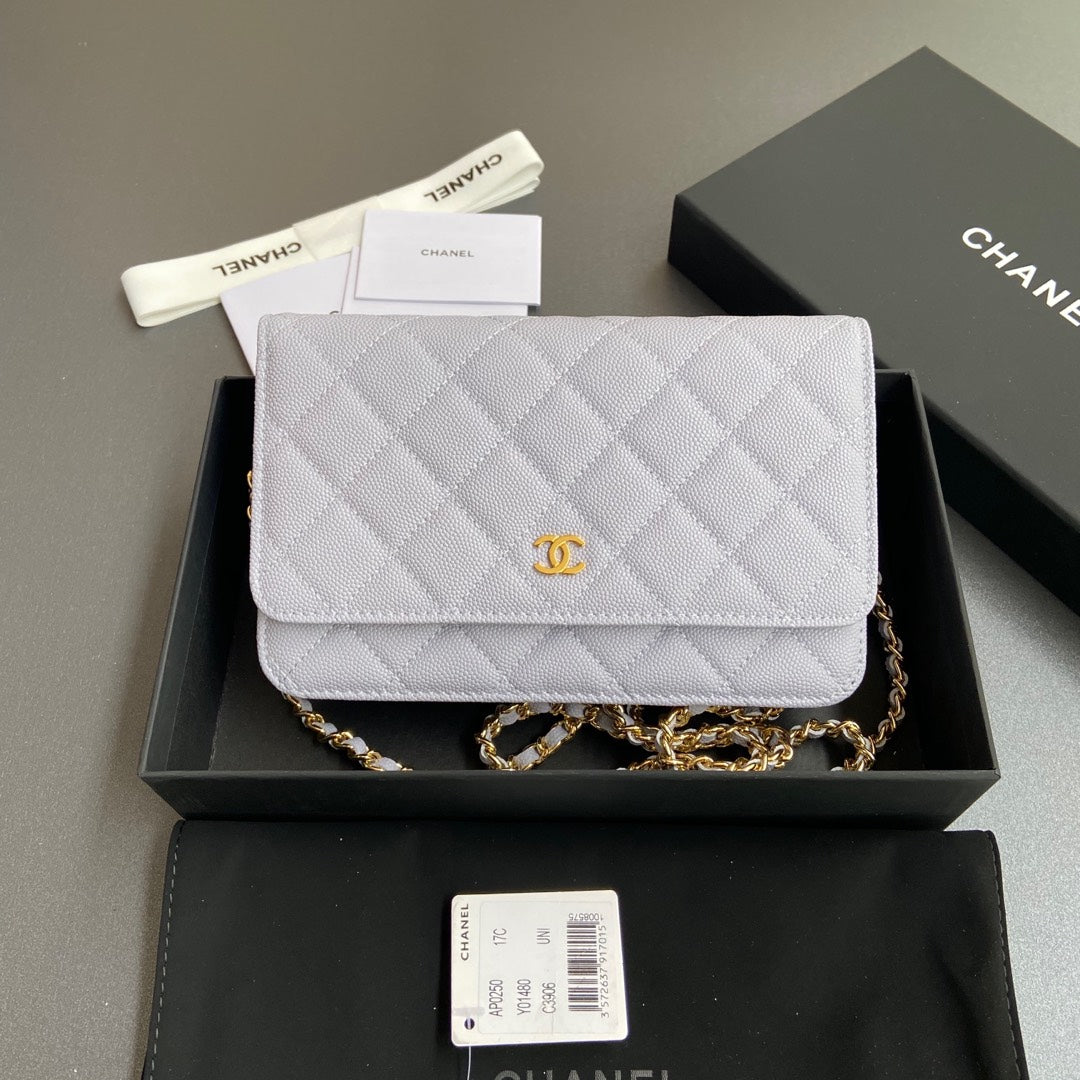 CC WOC 20CM CUIR DE VEAU GRAINÉ BLEU CLAIR QUINCAILLERIE DORÉ