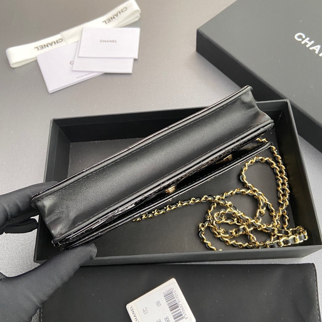 CC WOC 20CM CUIR DE VEAU VERNI NOIR ACIER DORÉ