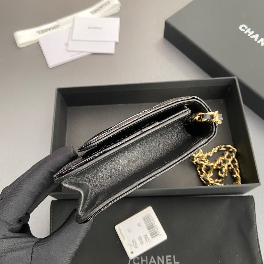 CC WOC 20CM BLACK PATENT CALFSKIN GOLD HARDWARE