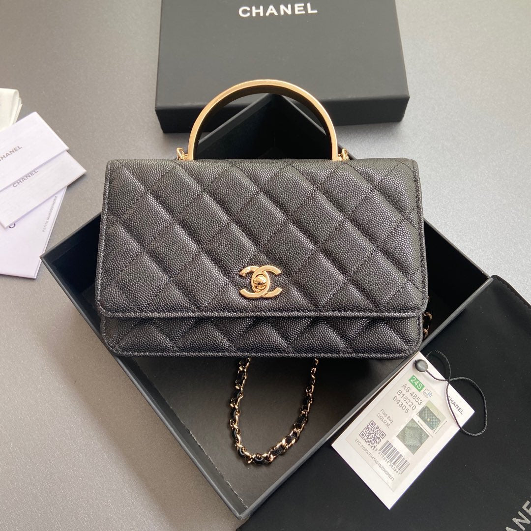 Sac à main CC WOC 20 cm en cuir de veau grainé noir