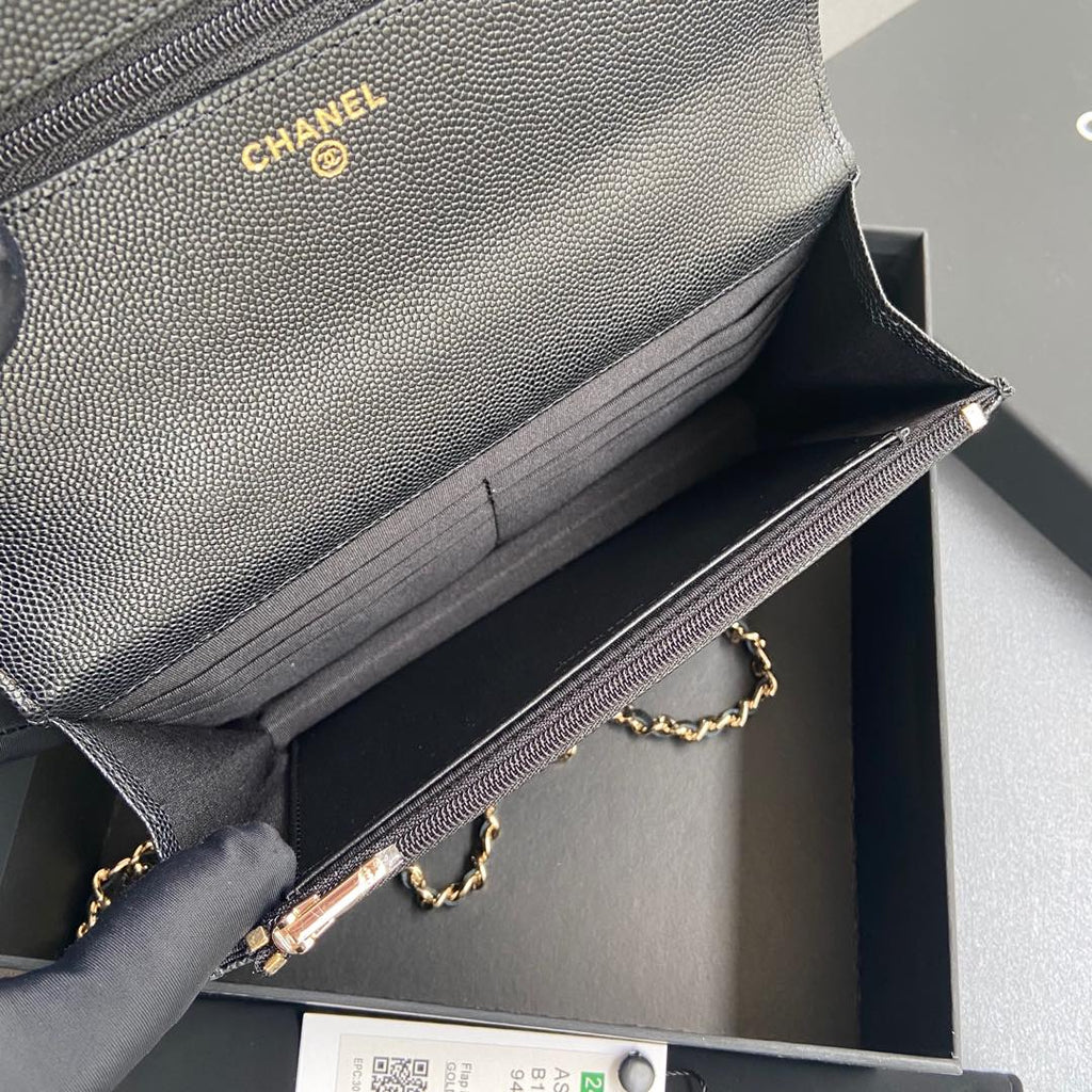 Sac à main CC WOC 20 cm en cuir de veau grainé noir