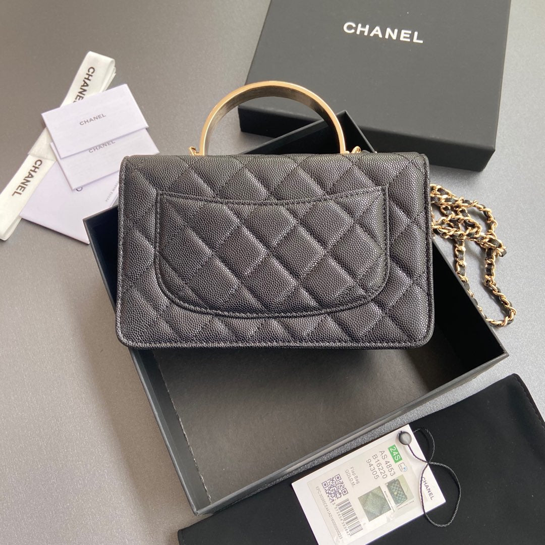 Sac à main CC WOC 20 cm en cuir de veau grainé noir