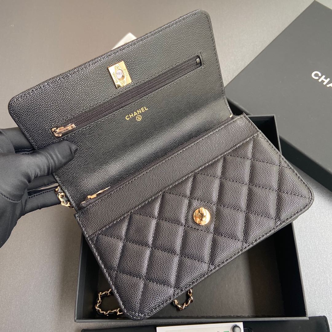 Sac à main CC WOC 20 cm en cuir de veau grainé noir