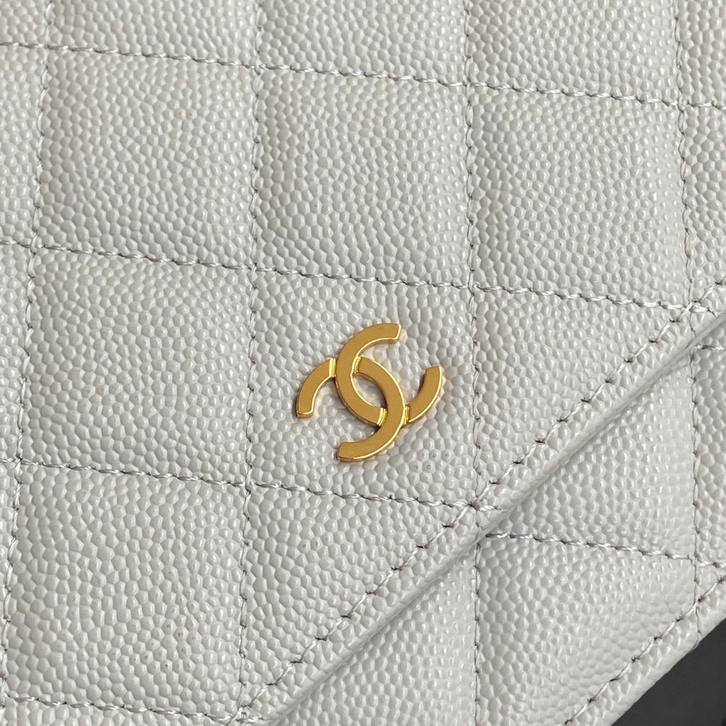 CC WALLET ON CHAIN 20CM WHITE CAVIAR LEATHER GOLD HARDWARE 240157