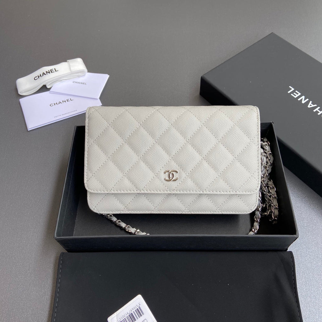 CC WALLET ON CHAIN 20CM WHITE CAVIAR LEATHER SILVER HARDWARE 240159