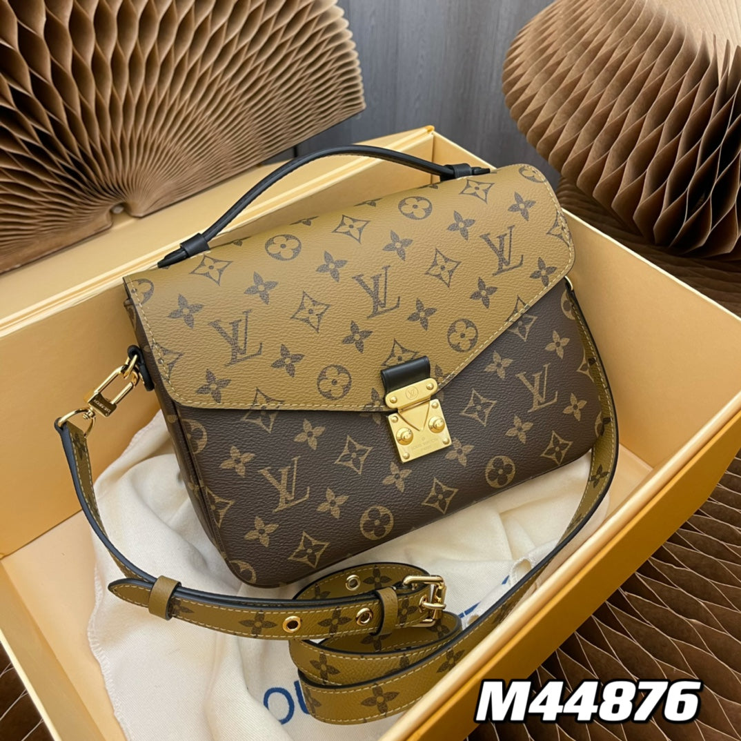 POCHETTE METIS 25 TOILE INVERSÉE MONOGRAMME