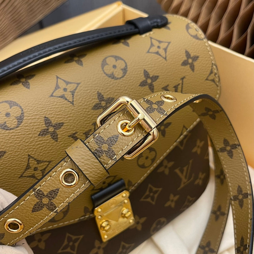 POCHETTE METIS 25 TOILE INVERSÉE MONOGRAMME