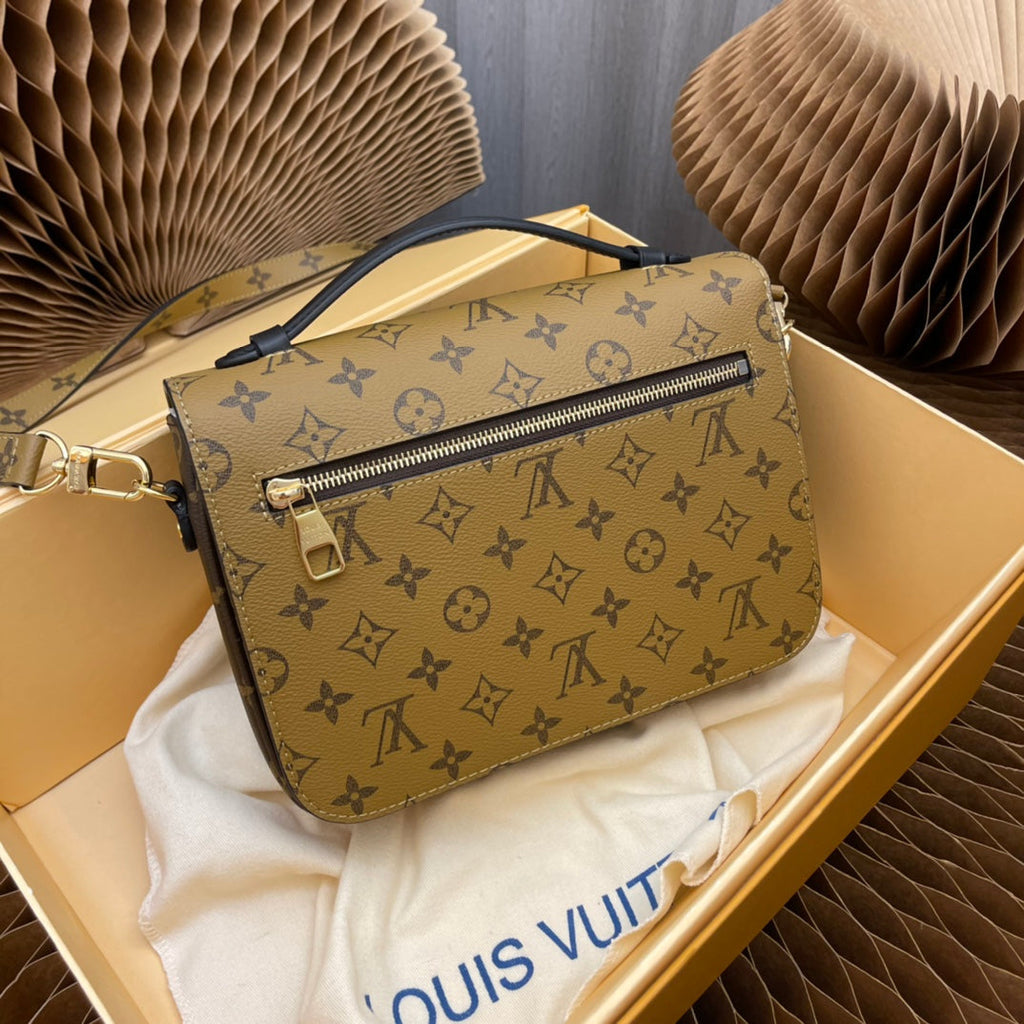 POCHETTE METIS 25 TOILE INVERSÉE MONOGRAMME