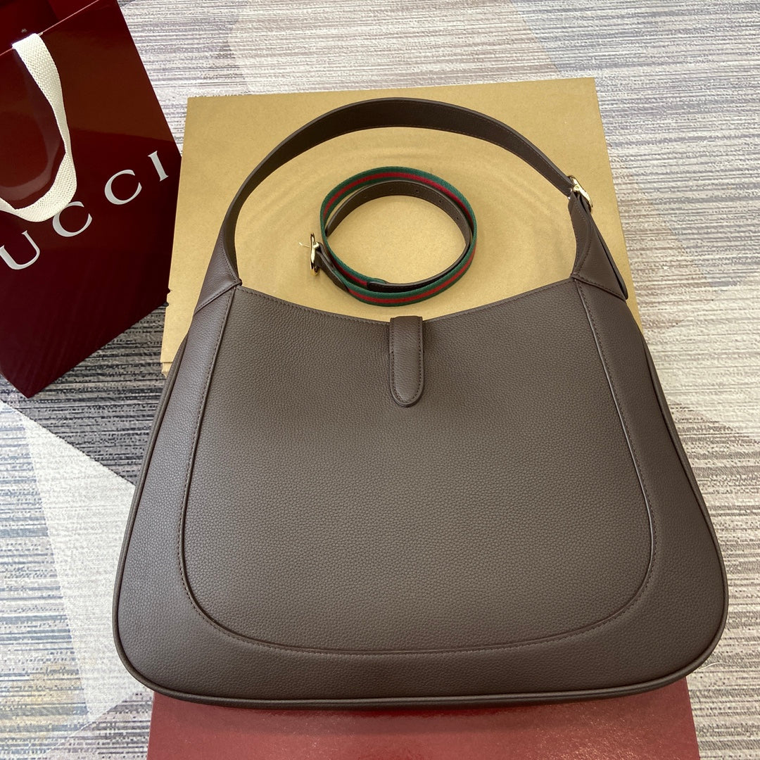 ジャッキー ラージ ショルダーバッグ 40インチ ブラウン カーフスキン ゴールド金具