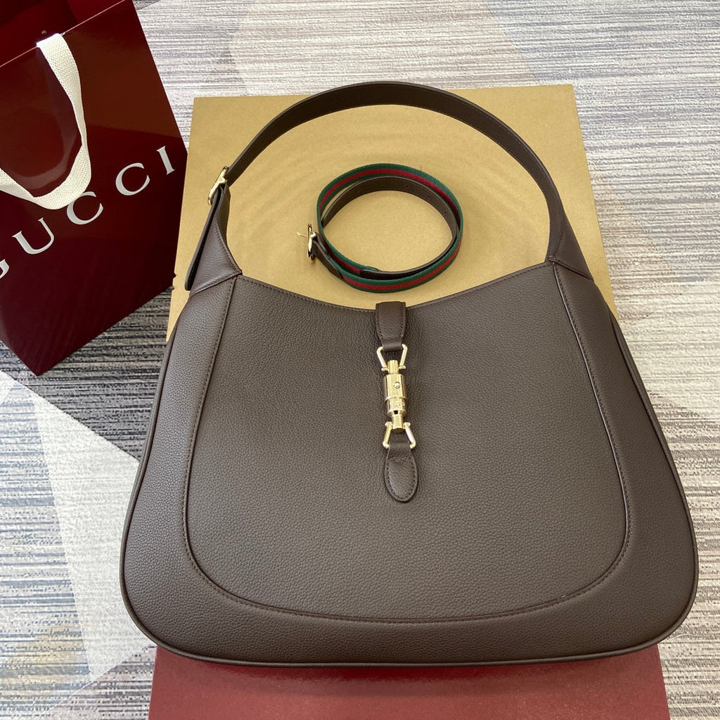 ジャッキー ラージ ショルダーバッグ 40インチ ブラウン カーフスキン ゴールド金具