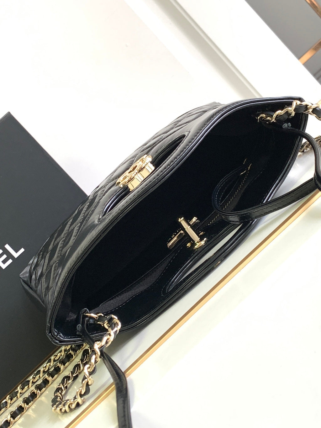 CC 24S31 MINI SAC CABAS 22CM CUIR D'AGNEAU NOIR QUINCAILLERIE DORÉ