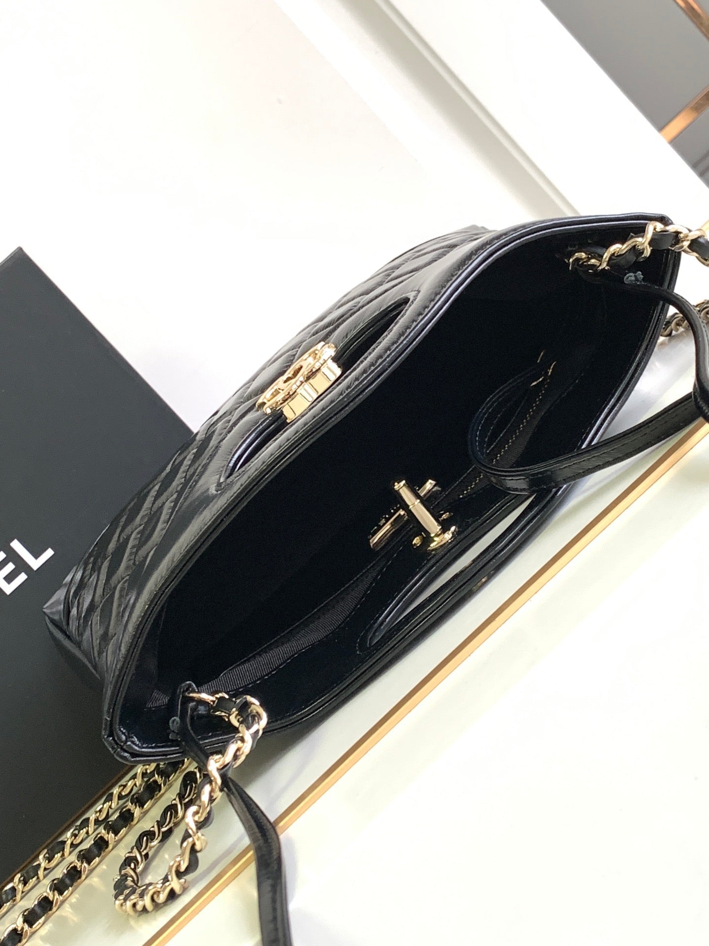 CC 24S31 MINI SAC CABAS 22CM CUIR D'AGNEAU NOIR QUINCAILLERIE DORÉ