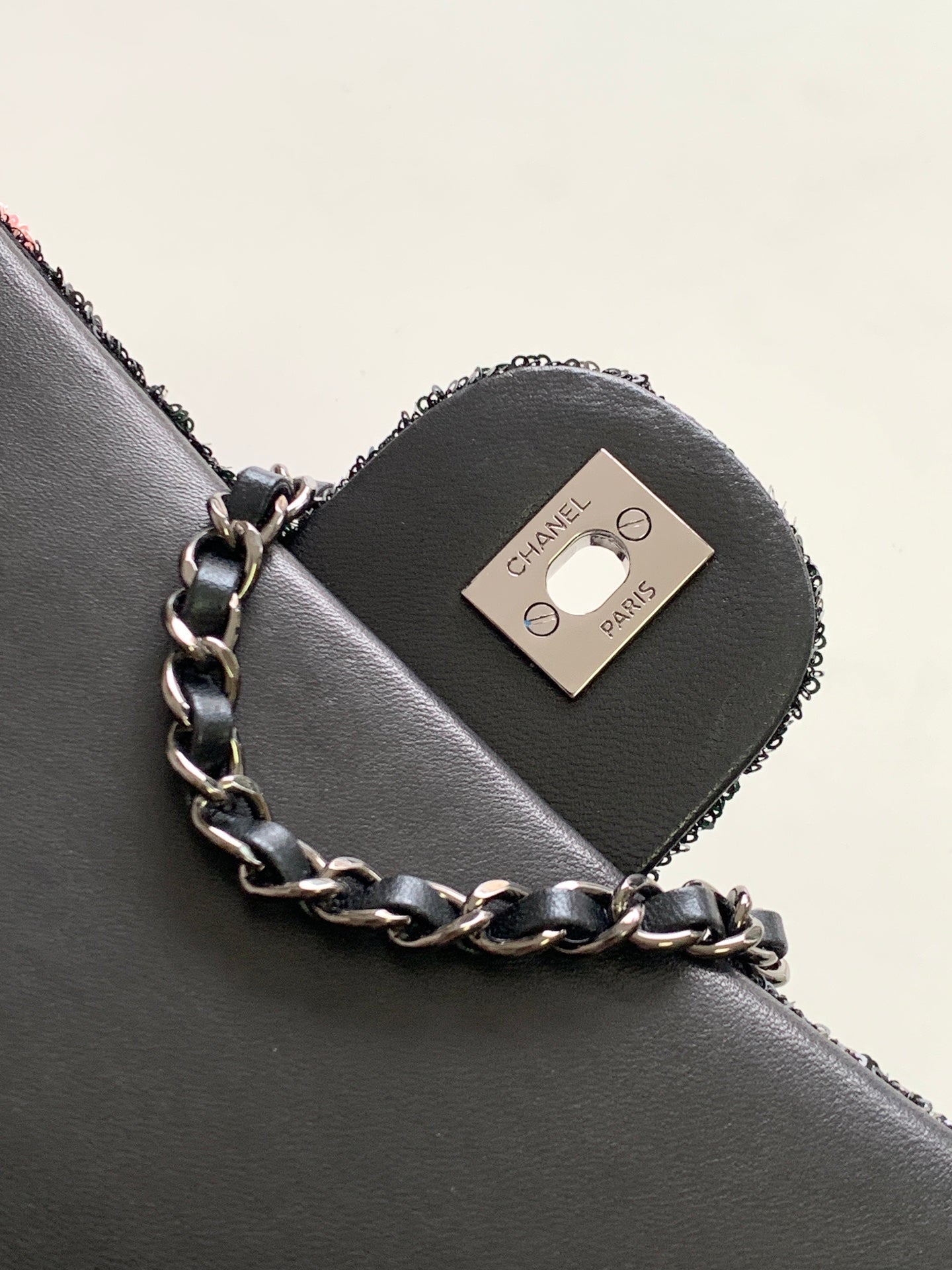 SAC À RABAT MOYEN 25 NOIR ROSE PAILLETTES QUINCAILLERIE ARGENTÉE