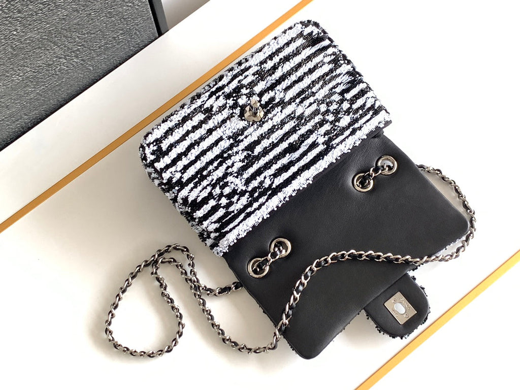 FLAP BAG MEDIUM 25 BLACK WHITE SEQUIN SILVER HARDWARE