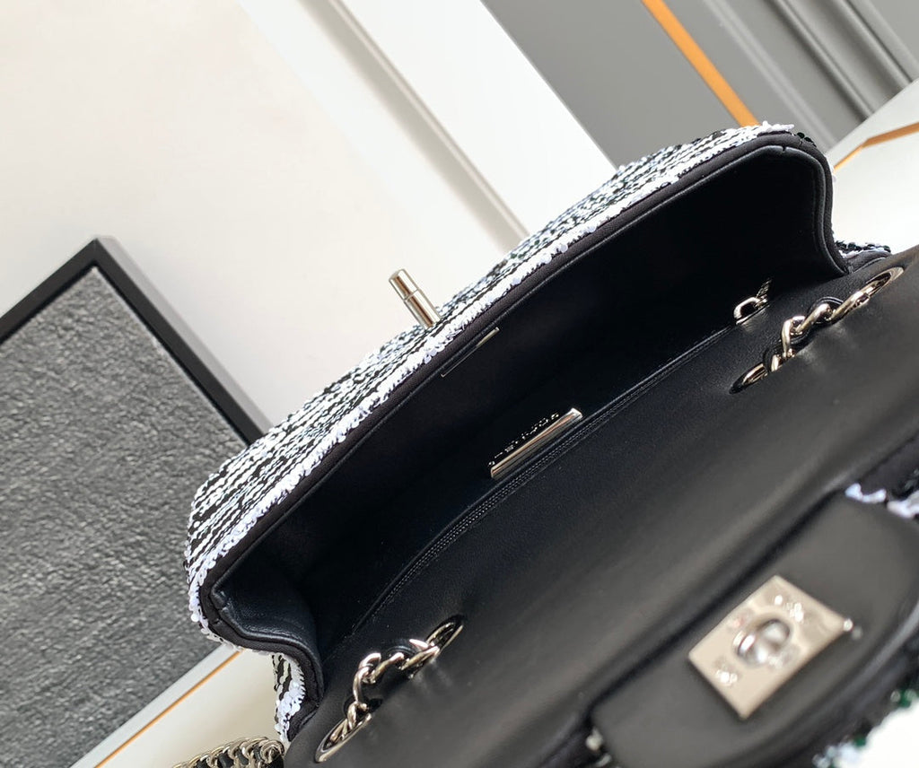 FLAP BAG MEDIUM 25 BLACK WHITE SEQUIN SILVER HARDWARE