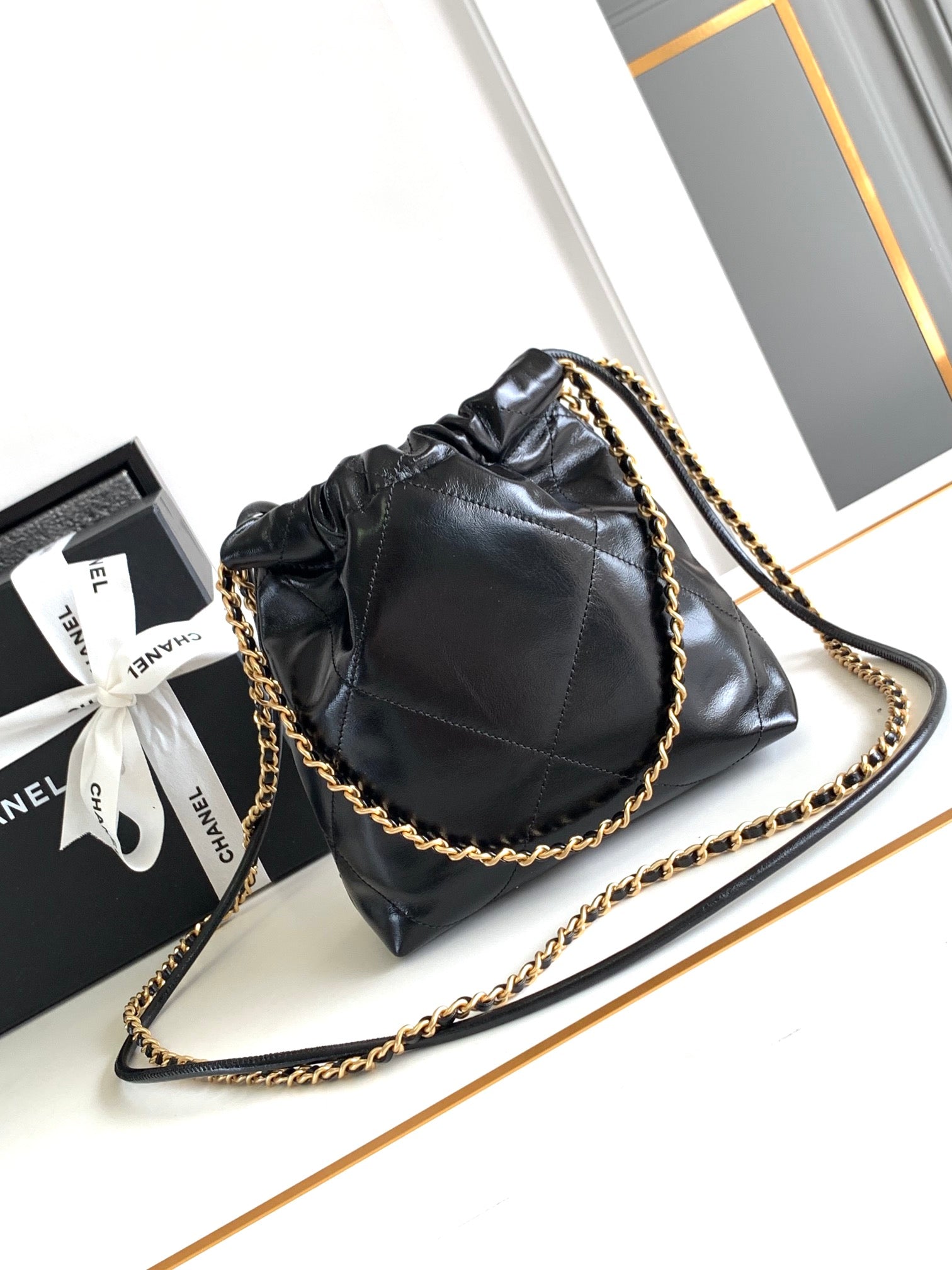 24A CC 22 HOBO BAG 20CM BLACK LAMBSKIN PEARL GOLD HARDWARE