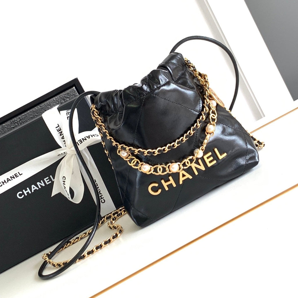 24A CC 22 HOBO BAG 20CM BLACK LAMBSKIN PEARL GOLD HARDWARE