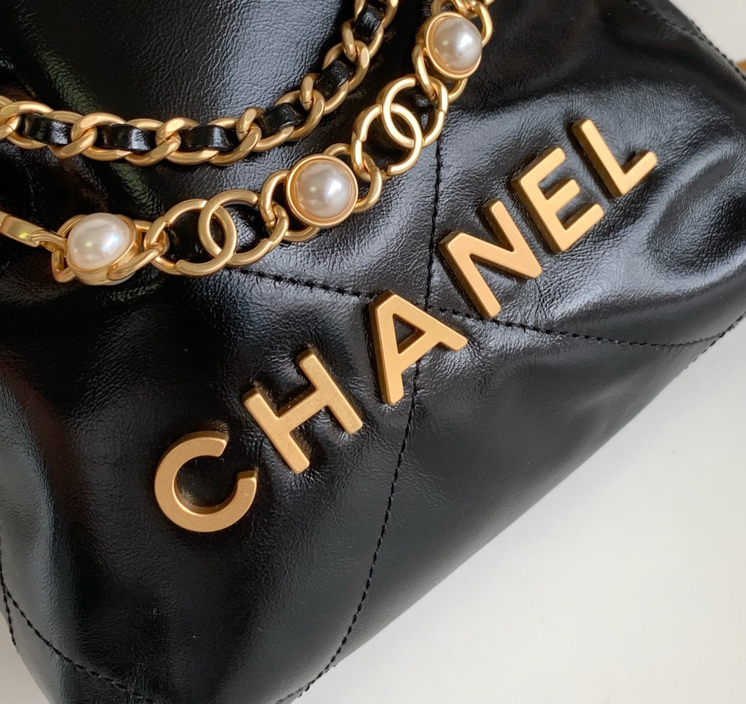 24A CC 22 HOBO BAG 20CM BLACK LAMBSKIN PEARL GOLD HARDWARE