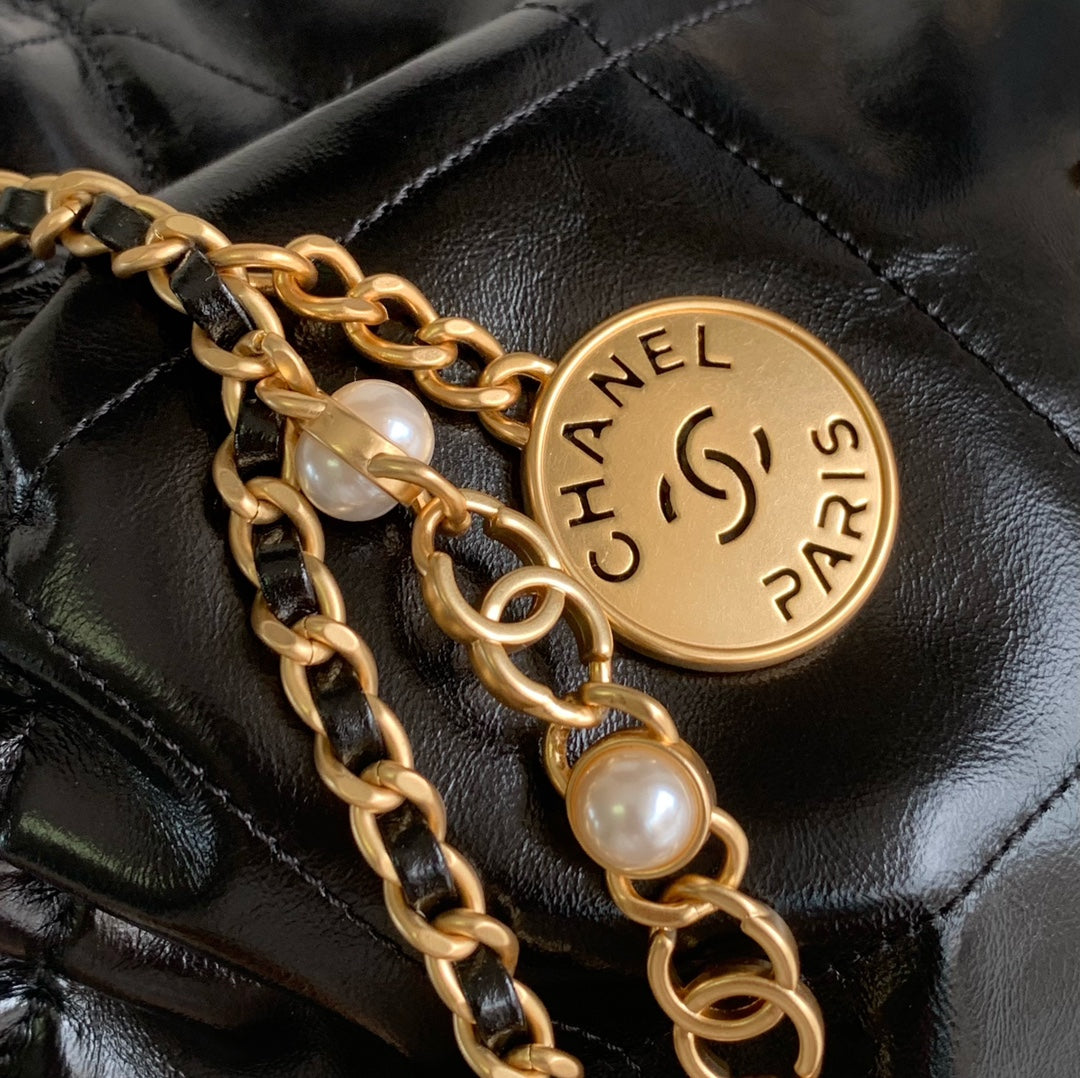 24A CC 22 HOBO BAG 20CM BLACK LAMBSKIN PEARL GOLD HARDWARE