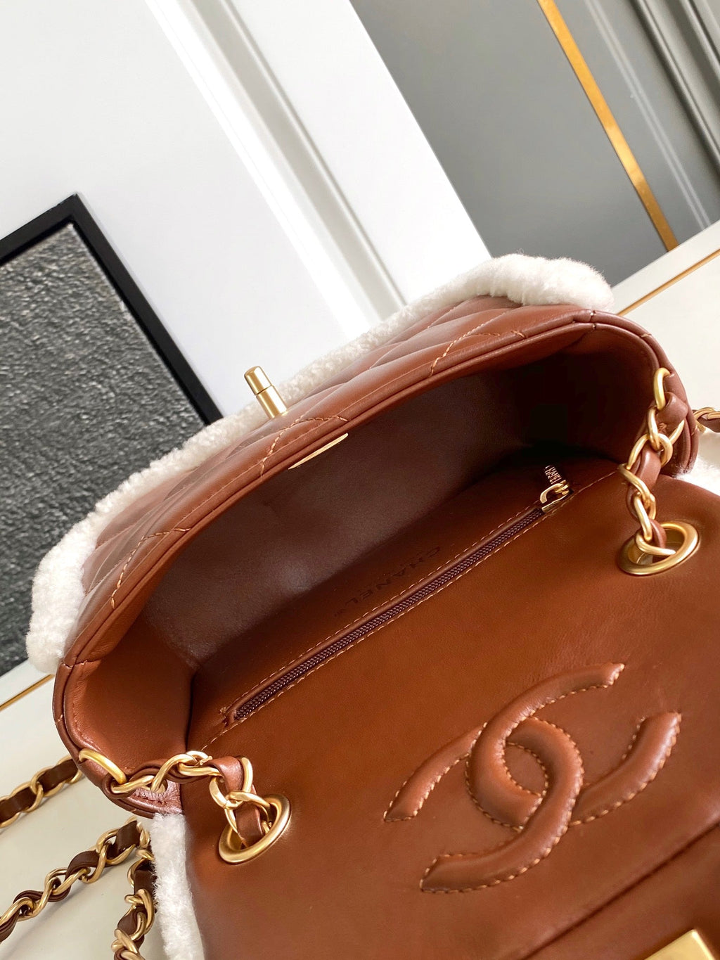 FLAP BAG MINI 18CM WHITE BROWN SHERLING LAMBSKIN GOLD HARDWARE