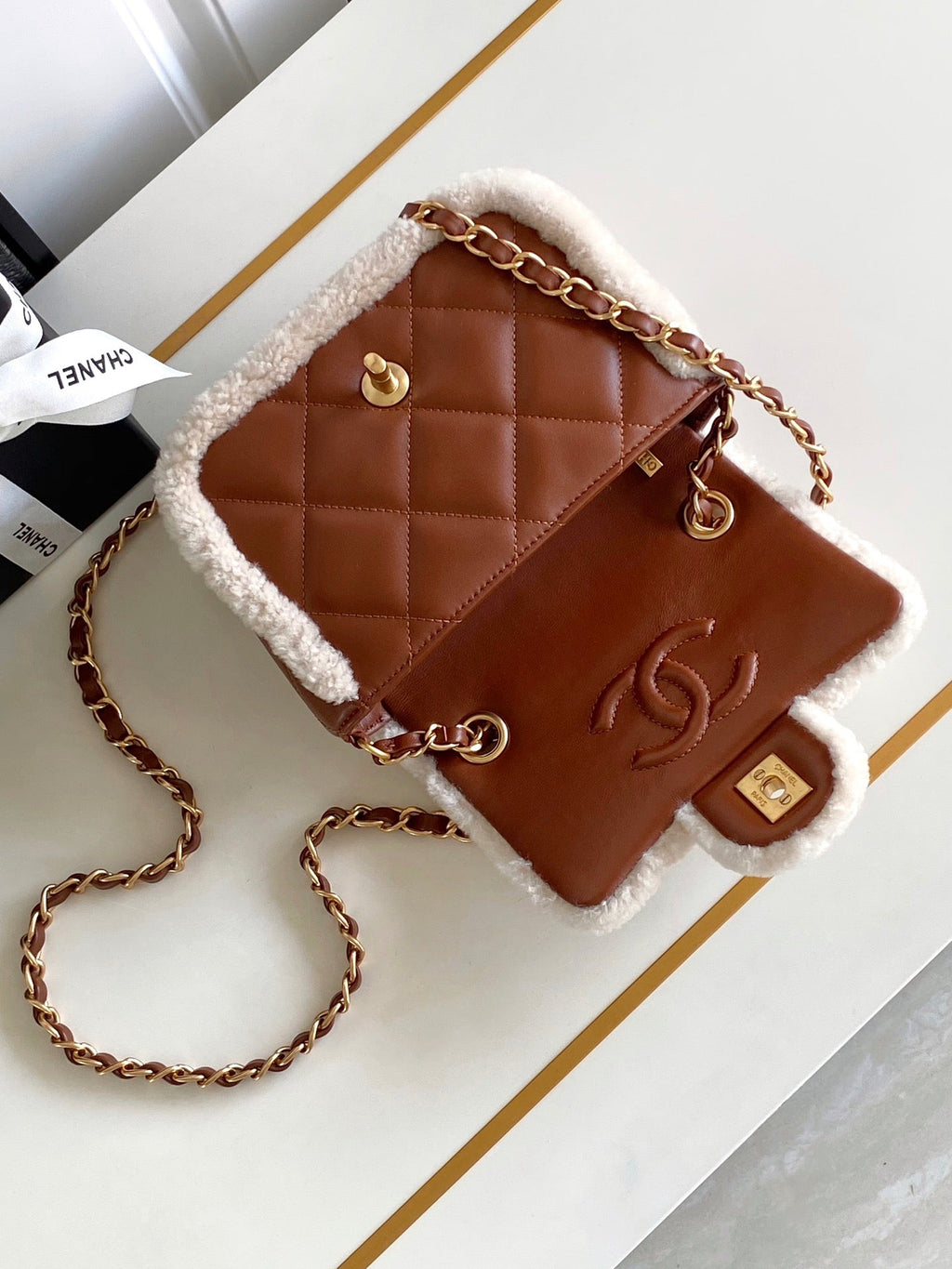 FLAP BAG MINI 18CM WHITE BROWN SHERLING LAMBSKIN GOLD HARDWARE