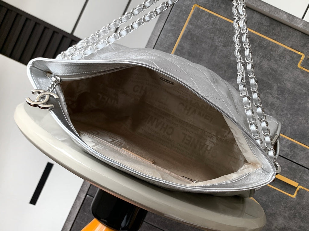 CC VINTAGE HOBO BAG 40CM SILVER METALIC LAMBSKIN SILVER HARDWARE