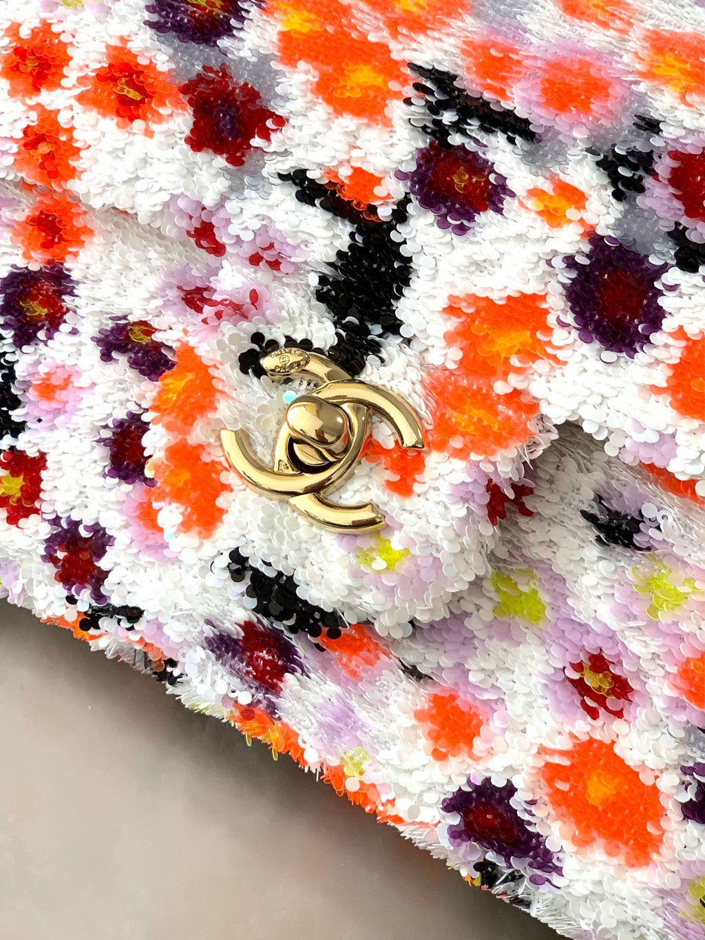 MINI SAC À RABAT 20CM BLANC ORANGE PAILLETTES