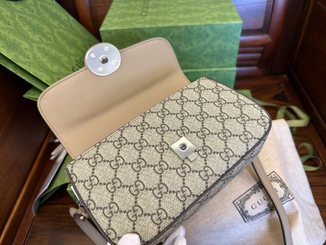 SAC À BANDOULIÈRE CLASSIQUE GG MINI 21 EN TOILE BEIGE